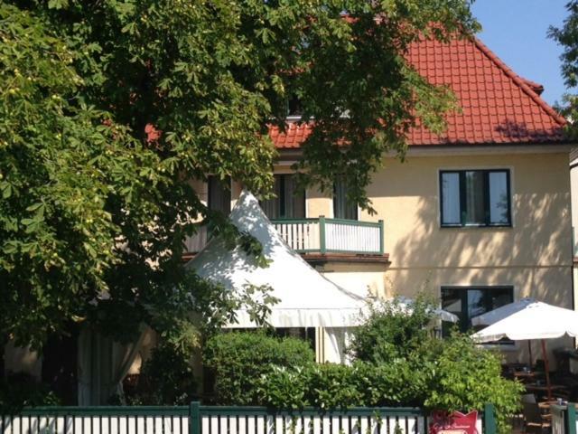Cafe'Seestrasse Magdeburg Exterior foto